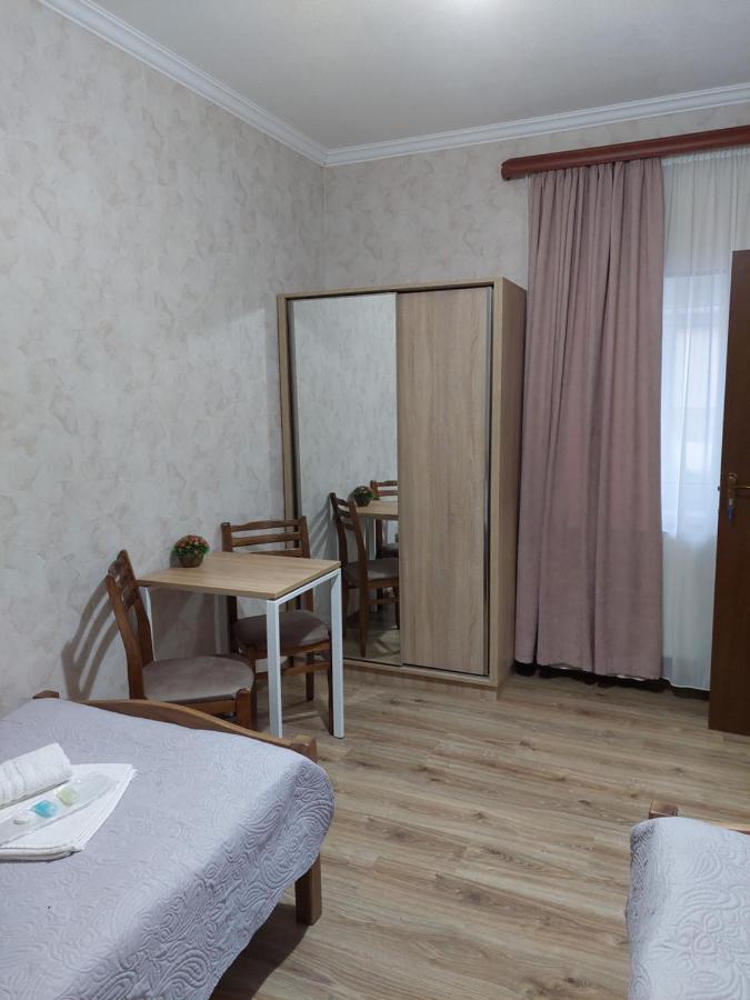 Sesilia Hotel Kazbegi Exterior foto